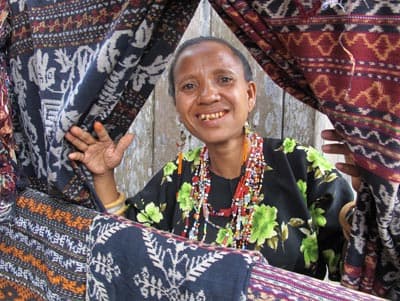 Pemandangan bukit hijau Bajawa